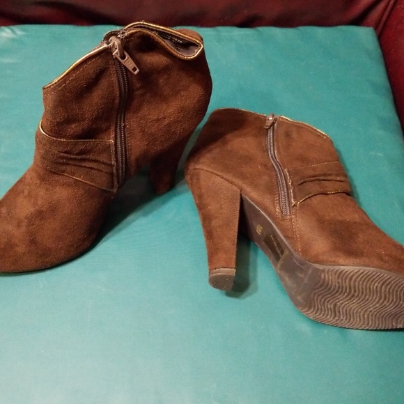 Ankle Brown Booties 8.5 M - Picture 2 of 2